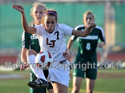 Thumbnail 2 in Coronado vs. La Jolla (CIF SoCal D2 Regional Final) photogallery.