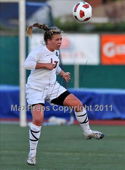Thumbnail 1 in Coronado vs. La Jolla (CIF SoCal D2 Regional Final) photogallery.