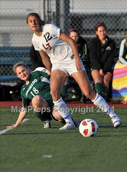 Thumbnail 3 in Coronado vs. La Jolla (CIF SoCal D2 Regional Final) photogallery.