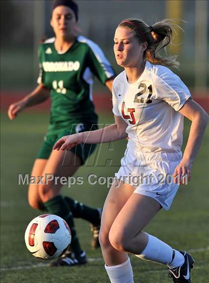 Thumbnail 3 in Coronado vs. La Jolla (CIF SoCal D2 Regional Final) photogallery.