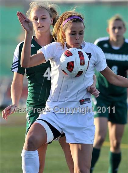 Thumbnail 3 in Coronado vs. La Jolla (CIF SoCal D2 Regional Final) photogallery.