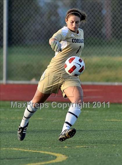 Thumbnail 3 in Coronado vs. La Jolla (CIF SoCal D2 Regional Final) photogallery.