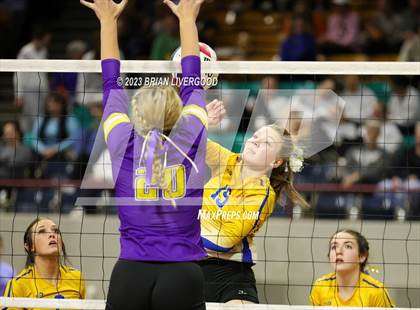 Thumbnail 2 in Weldon Valley vs. Kit Carson (CHSAA 1A Round 1) photogallery.