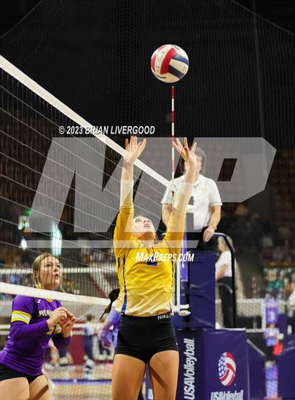 Thumbnail 2 in Weldon Valley vs. Kit Carson (CHSAA 1A Round 1) photogallery.