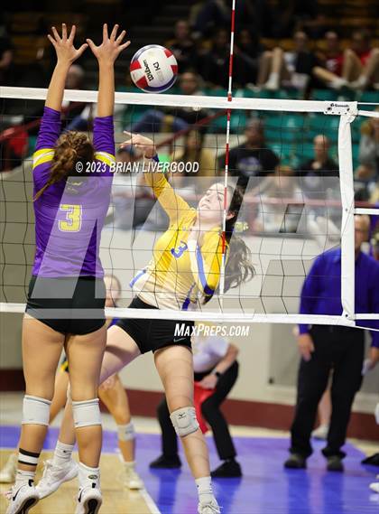 Thumbnail 3 in Weldon Valley vs. Kit Carson (CHSAA 1A Round 1) photogallery.