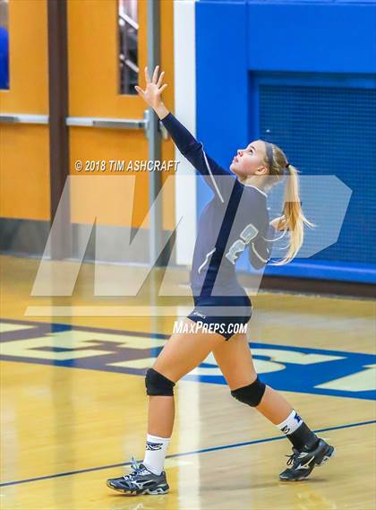 Thumbnail 2 in Franklin County vs Lawrenceburg photogallery.