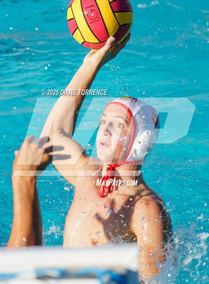 Thumbnail 1 in JV: Mater Dei vs Orange Lutheran photogallery.