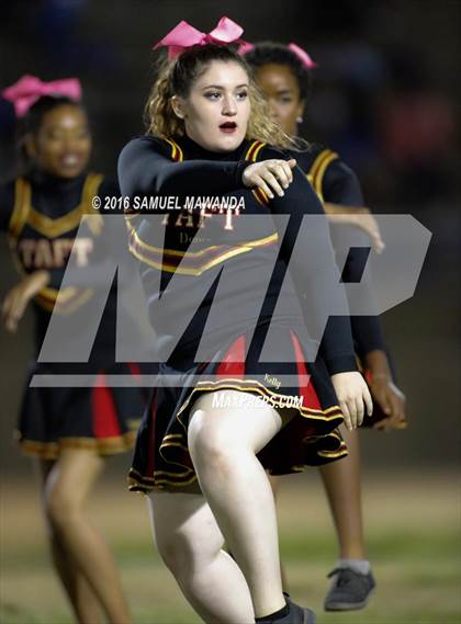 Thumbnail 1 in El Camino Real @ Taft photogallery.