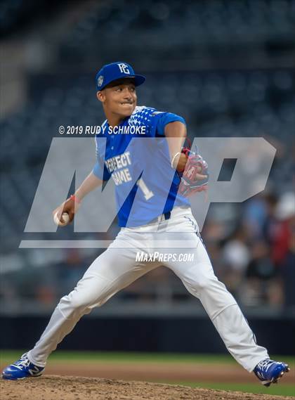Thumbnail 2 in Perfect Game All American Classic (East vs West) photogallery.