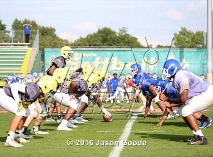Thumbnail 1 in McGavock @ Hillsboro (Spring Scrimmage) photogallery.