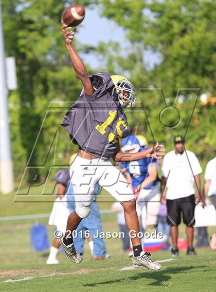 Thumbnail 1 in McGavock @ Hillsboro (Spring Scrimmage) photogallery.