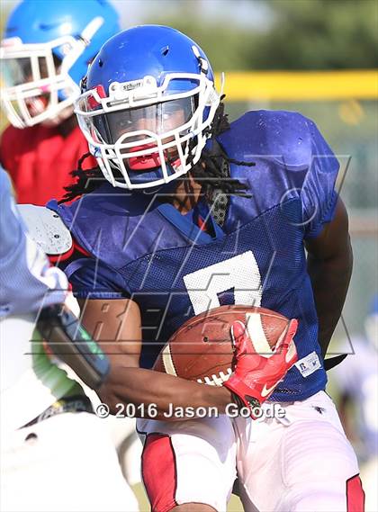 Thumbnail 2 in McGavock @ Hillsboro (Spring Scrimmage) photogallery.