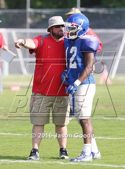 Thumbnail 3 in McGavock @ Hillsboro (Spring Scrimmage) photogallery.