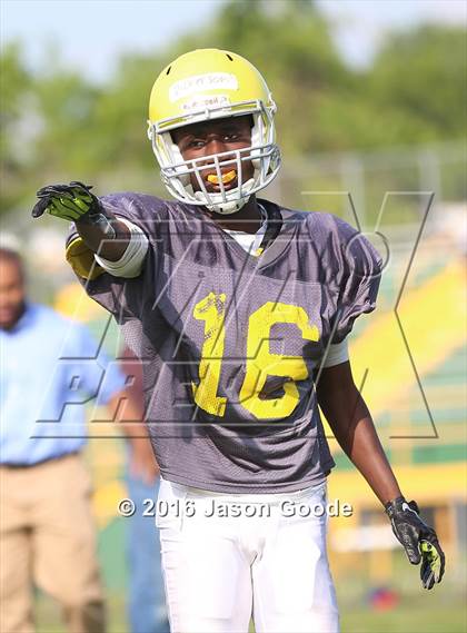 Thumbnail 3 in McGavock @ Hillsboro (Spring Scrimmage) photogallery.