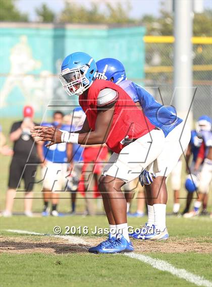 Thumbnail 1 in McGavock @ Hillsboro (Spring Scrimmage) photogallery.