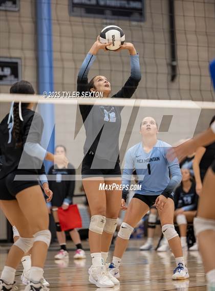 Thumbnail 1 in JV: Marana @ Mica Mountain photogallery.