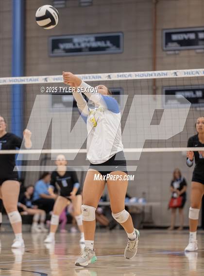 Thumbnail 2 in JV: Marana @ Mica Mountain photogallery.