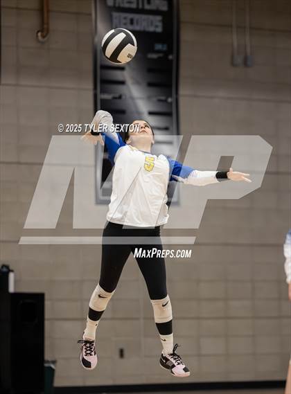 Thumbnail 2 in JV: Marana @ Mica Mountain photogallery.