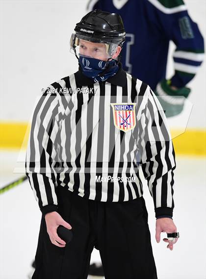 Thumbnail 3 in  Norwalk/McMahon @ Westhill/Stamford (FCIAC D2/D3 Final) photogallery.
