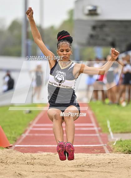 Thumbnail 1 in Houston Relays photogallery.
