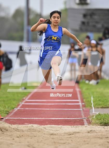 Thumbnail 1 in Houston Relays photogallery.