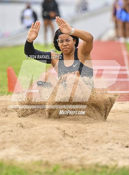 Thumbnail 1 in Houston Relays photogallery.