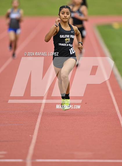 Thumbnail 1 in Houston Relays photogallery.