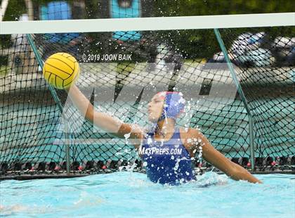 Thumbnail 2 in Leland vs Los Altos (St. Francis Autumn Invitational) photogallery.