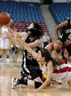 Thumbnail 2 in Archbishop Mitty vs. St. Francis (CIF NorCal D2 Final) photogallery.