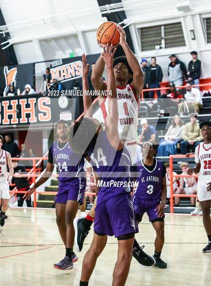Thumbnail 1 in Redondo Union vs St. Anthony (Beverly Hills Tournament Semi-Final) photogallery.