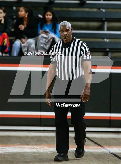 Thumbnail 3 in Redondo Union vs St. Anthony (Beverly Hills Tournament Semi-Final) photogallery.