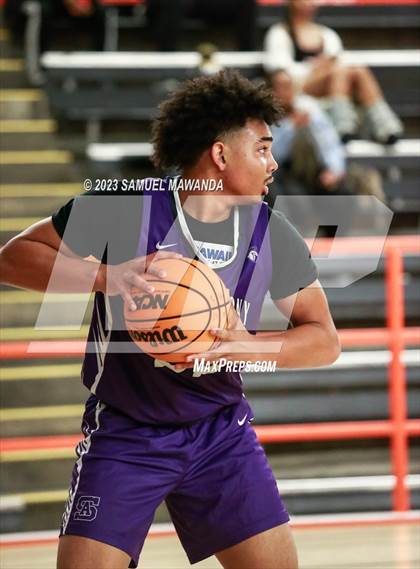 Thumbnail 3 in Redondo Union vs St. Anthony (Beverly Hills Tournament Semi-Final) photogallery.