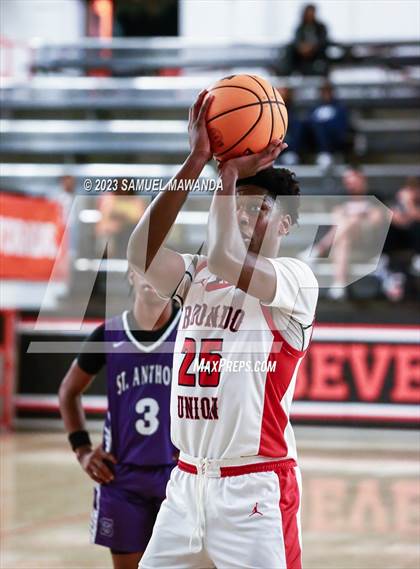 Thumbnail 1 in Redondo Union vs St. Anthony (Beverly Hills Tournament Semi-Final) photogallery.