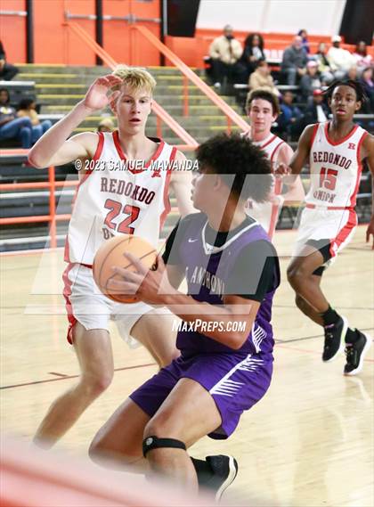 Thumbnail 2 in Redondo Union vs St. Anthony (Beverly Hills Tournament Semi-Final) photogallery.