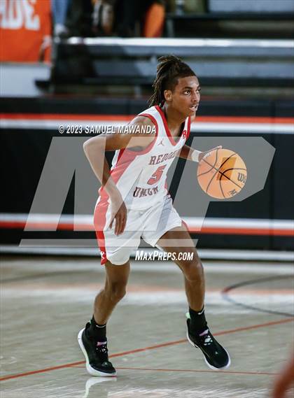 Thumbnail 1 in Redondo Union vs St. Anthony (Beverly Hills Tournament Semi-Final) photogallery.