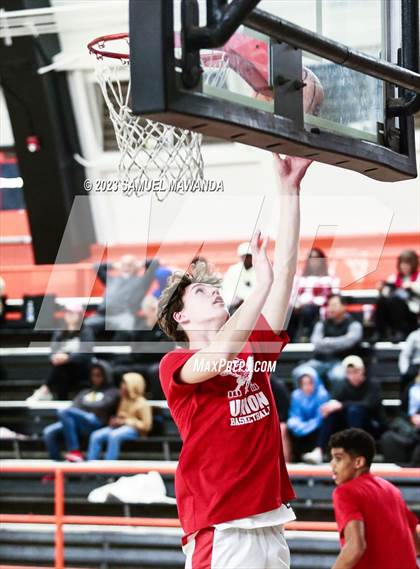 Thumbnail 1 in Redondo Union vs St. Anthony (Beverly Hills Tournament Semi-Final) photogallery.