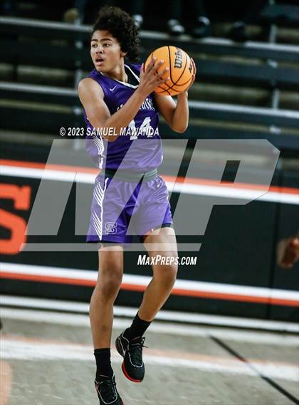 Thumbnail 2 in Redondo Union vs St. Anthony (Beverly Hills Tournament Semi-Final) photogallery.