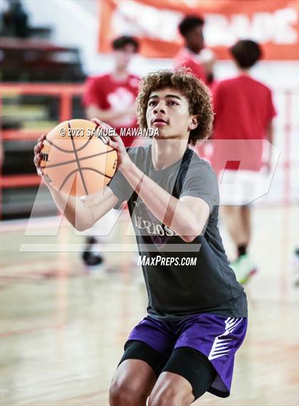 Thumbnail 1 in Redondo Union vs St. Anthony (Beverly Hills Tournament Semi-Final) photogallery.
