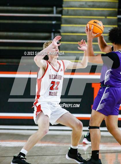Thumbnail 1 in Redondo Union vs St. Anthony (Beverly Hills Tournament Semi-Final) photogallery.