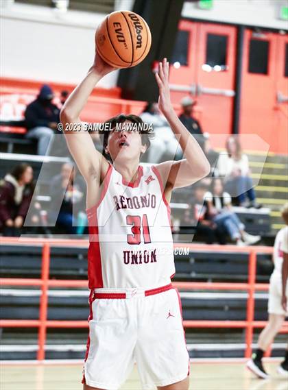 Thumbnail 1 in Redondo Union vs St. Anthony (Beverly Hills Tournament Semi-Final) photogallery.