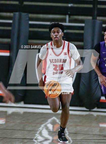 Thumbnail 3 in Redondo Union vs St. Anthony (Beverly Hills Tournament Semi-Final) photogallery.