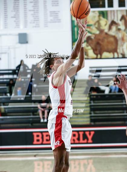 Thumbnail 3 in Redondo Union vs St. Anthony (Beverly Hills Tournament Semi-Final) photogallery.