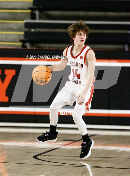 Thumbnail 2 in Redondo Union vs St. Anthony (Beverly Hills Tournament Semi-Final) photogallery.