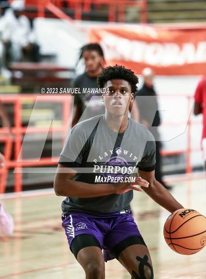 Thumbnail 2 in Redondo Union vs St. Anthony (Beverly Hills Tournament Semi-Final) photogallery.