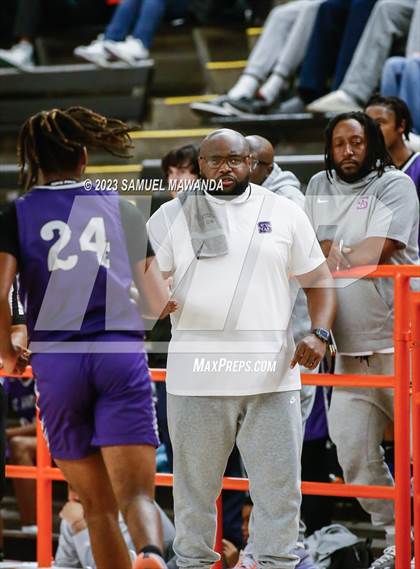 Thumbnail 2 in Redondo Union vs St. Anthony (Beverly Hills Tournament Semi-Final) photogallery.