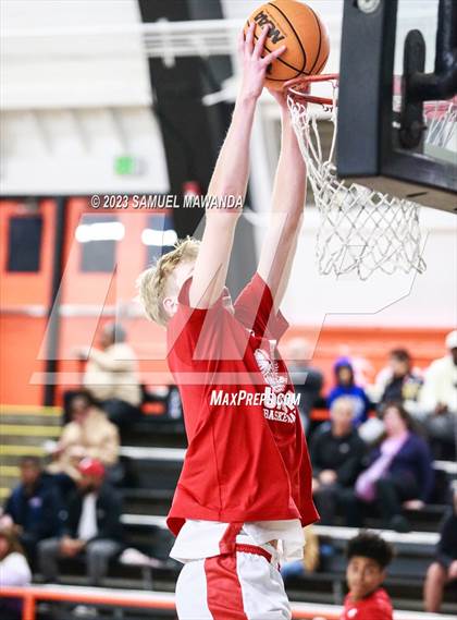 Thumbnail 3 in Redondo Union vs St. Anthony (Beverly Hills Tournament Semi-Final) photogallery.