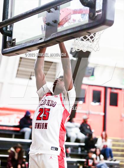 Thumbnail 2 in Redondo Union vs St. Anthony (Beverly Hills Tournament Semi-Final) photogallery.