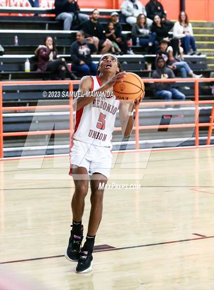 Thumbnail 1 in Redondo Union vs St. Anthony (Beverly Hills Tournament Semi-Final) photogallery.