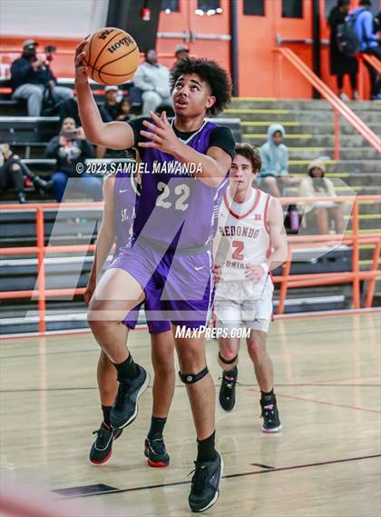 Thumbnail 2 in Redondo Union vs St. Anthony (Beverly Hills Tournament Semi-Final) photogallery.
