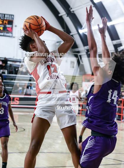 Thumbnail 1 in Redondo Union vs St. Anthony (Beverly Hills Tournament Semi-Final) photogallery.